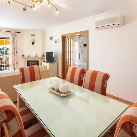 Lovely 2-bed In Sao Rafael Албуфейра